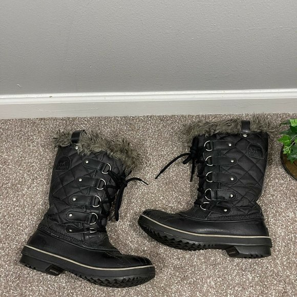 Sorel Shoes - Sorel Women's TOFINO II Waterproof Boots Black US Size 7.5  Lace Up Fur Trim